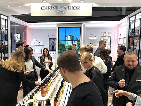 dior frankfurt termin|DIOR .